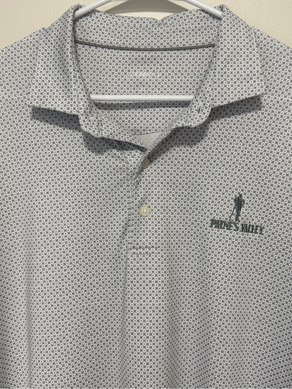 Johnnie-O Men’s XL Golf Polo Gray White Print Payne’s Valley Big Cedar Lodge